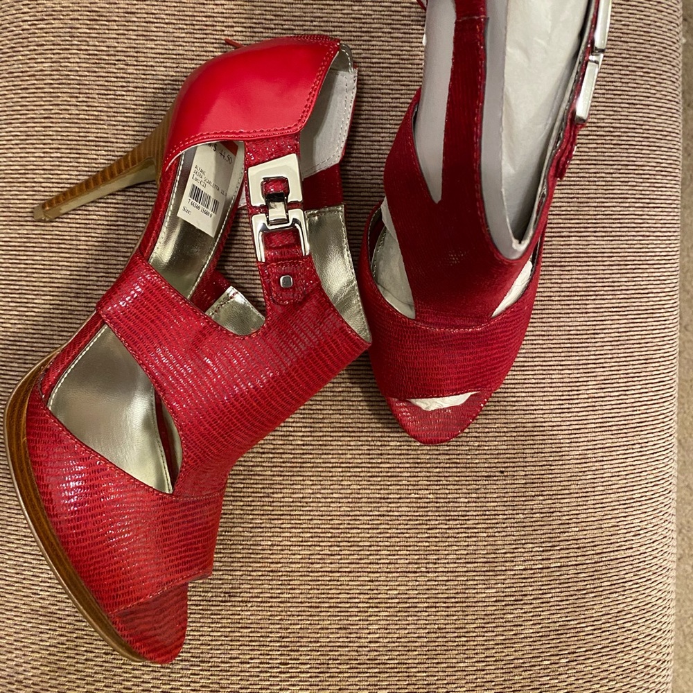 New Red 4 1/2” ALFANI sandals ... sweet details.